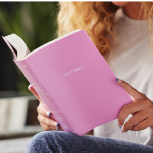 NKJV, Gift and Award Bible, Leather-Look, Pink, Red Letter, Comfort Print