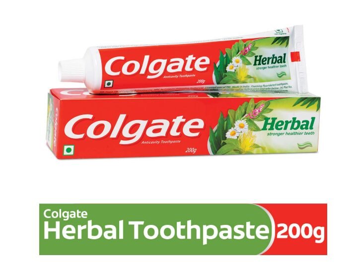 Colgate Herbal Oral Care Toothpaste, Goodness of Natural Ingredients for Healthy Teeth, 200g