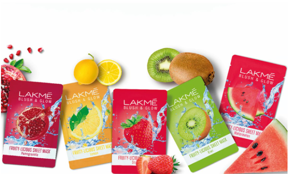 Lakme Blush & Glow Strawberry Sheet Mask|| 25 ml - Image 2